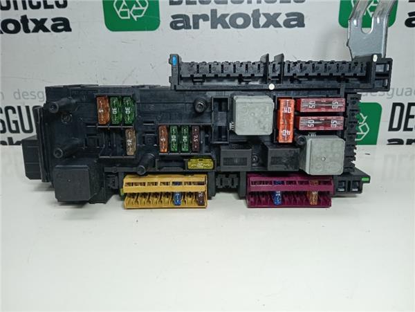 caja fusiblesrele mercedes benz clase c bm 20