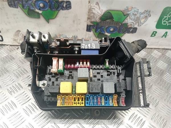 caja fusiblesrele mercedes b 180 18 cdi w246