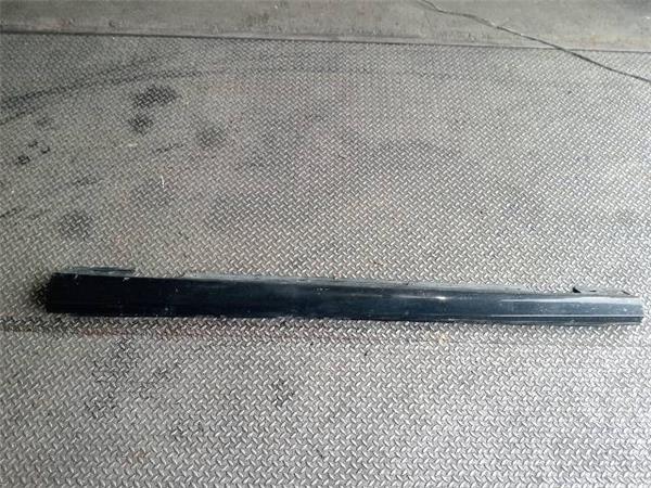 moldura lateral izquierda mercedes b 180 18 c