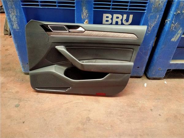 guarnecido puerta delantera derecha volkswage