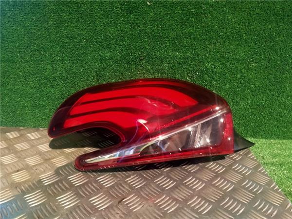 piloto trasero izquierdo peugeot 208 012012