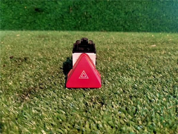 interruptor luces emergencia volkswagen caddy