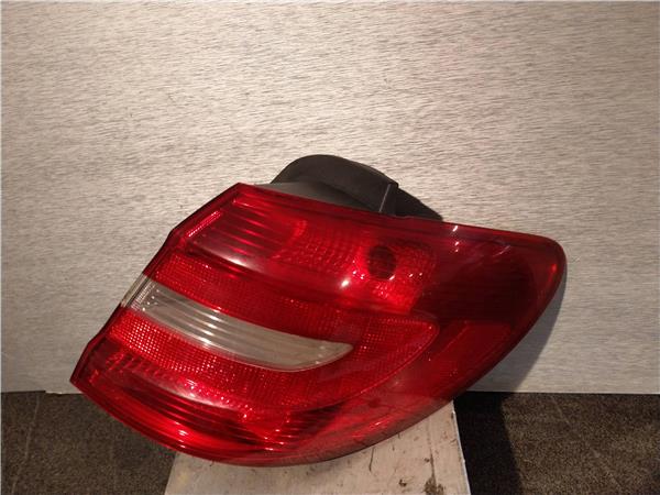 piloto trasero derecho mercedes benz clase b