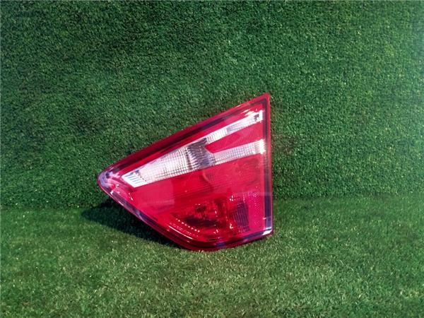 piloto porton trasero derecho seat toledo kg3