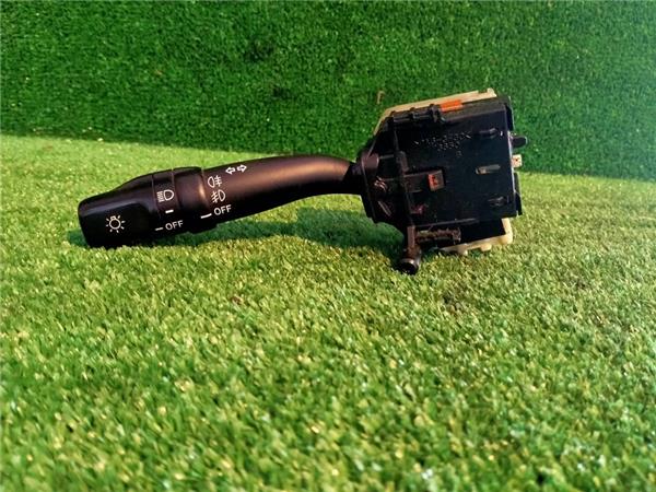 mando de luces toyota corolla verso r1 2004