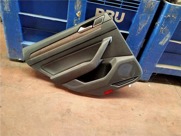 guarnecido puerta trasera izquierda volkswage