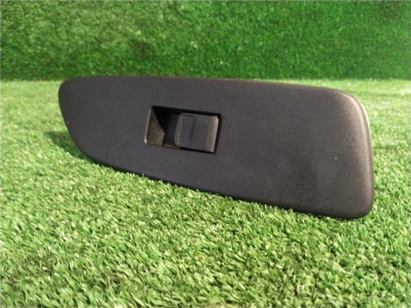 mando elevalunas delantero derecho toyota aur