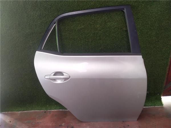 puerta trasera derecha toyota auris e15 10200