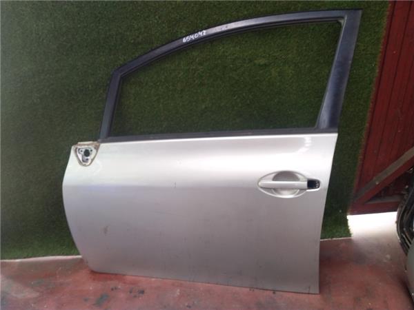 puerta delantera izquierda toyota auris e15 1