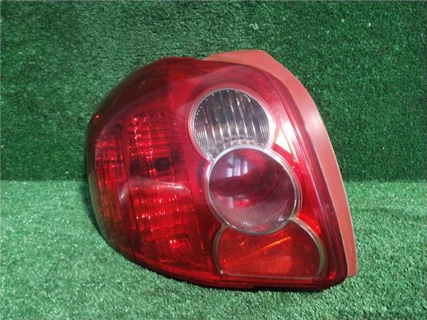 piloto trasero izquierdo toyota auris e15 102