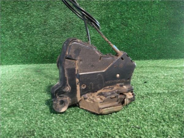 cerradura puerta delantera derecha toyota aur