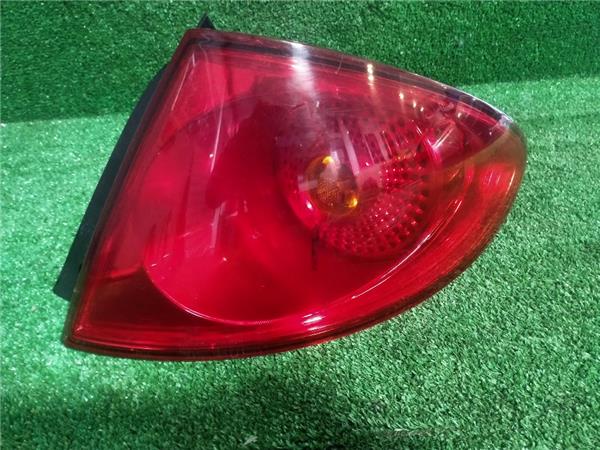 piloto trasero derecho seat toledo 5p2 092004