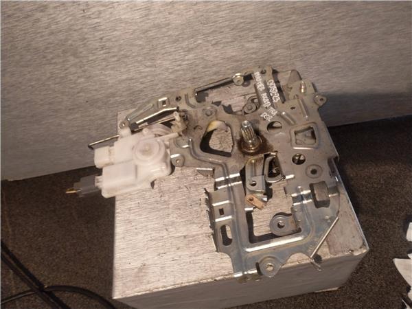 cerradura puerta trasera derecha renault mast