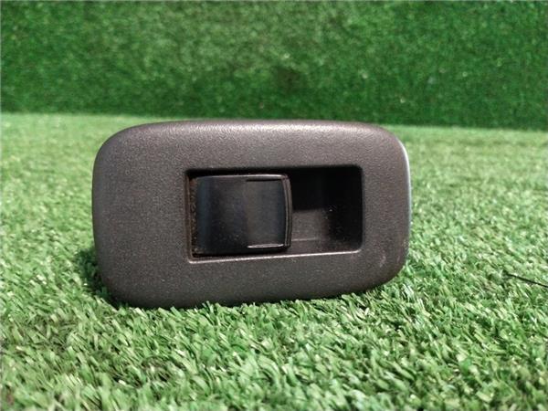 mando elevalunas trasero izquierdo toyota aur