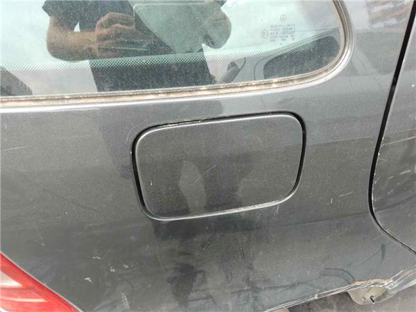 tapa exterior combustible mercedes benz clase