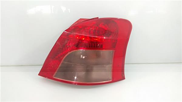 piloto trasero derecho toyota yaris xp13 2017