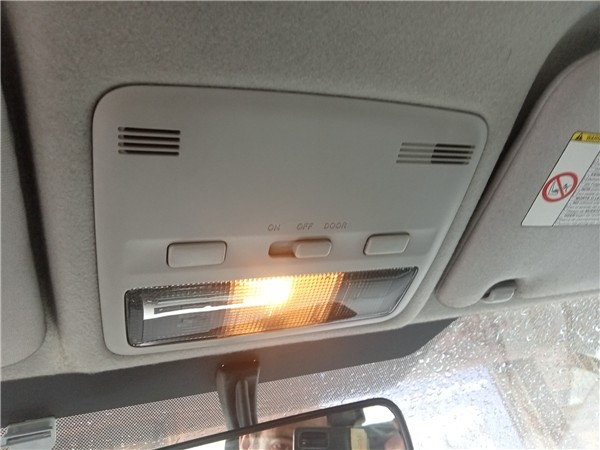 luz interior techo toyota corolla verso (r1)(2004 >) 2.2 d 4d luna [2,2 ltr.   100 kw turbodiesel cat]