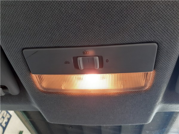 luz interior techo seat ibiza berlina 6j5 062