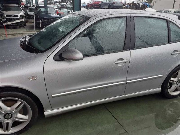 puerta delantera izquierda seat leon 1m1 1119
