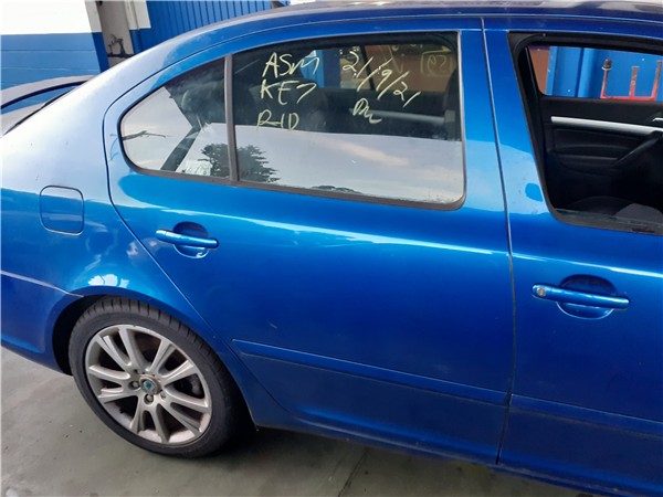 puerta trasera derecha skoda octavia berlina