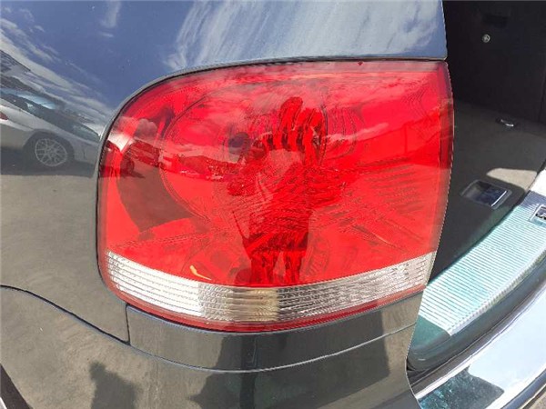 piloto trasero izquierdo volkswagen touareg 7