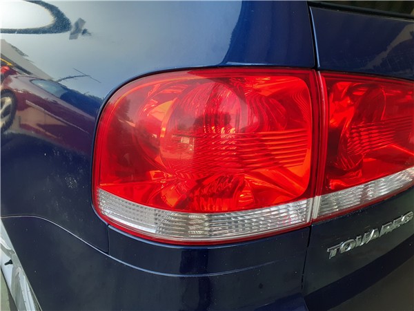 piloto trasero izquierdo volkswagen touareg 7