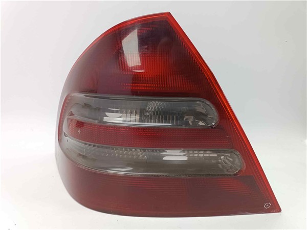 piloto trasero izquierdo mercedes benz clase