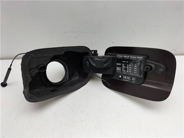 tapa exterior combustible mercedes benz clase