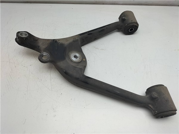 brazo inferior trasero izquierdo mercedes ben