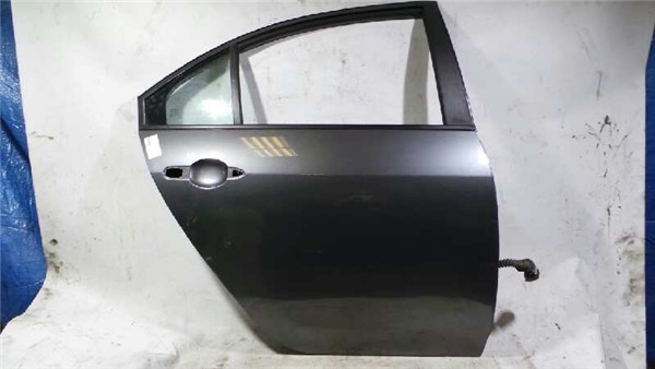 puerta trasera derecha nissan primera berlina