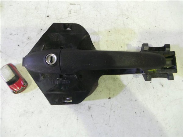 maneta exterior delantera izquierda mercedes