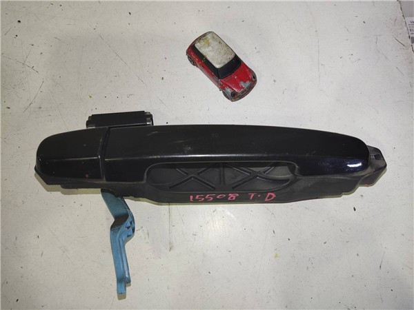 maneta exterior trasera derecha toyota auris