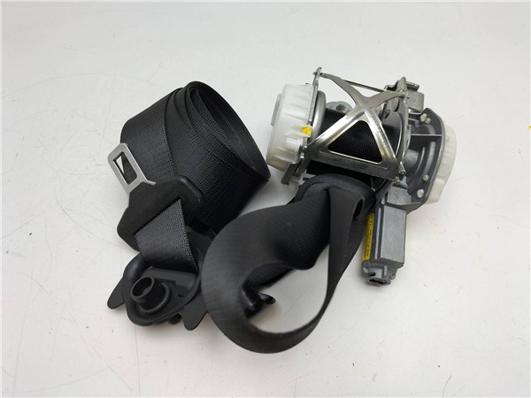 cinturon seguridad delantero derecho mercedes