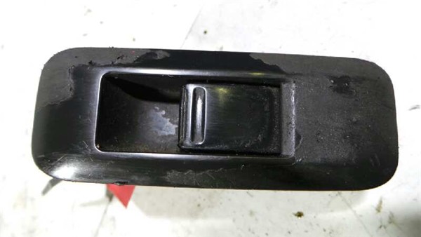 botonera puerta trasera derecha nissan primer