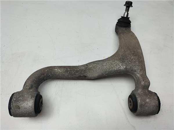 brazo superior trasero derecho mercedes benz