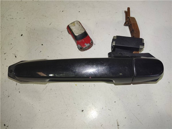 maneta exterior trasera izquierda toyota auri