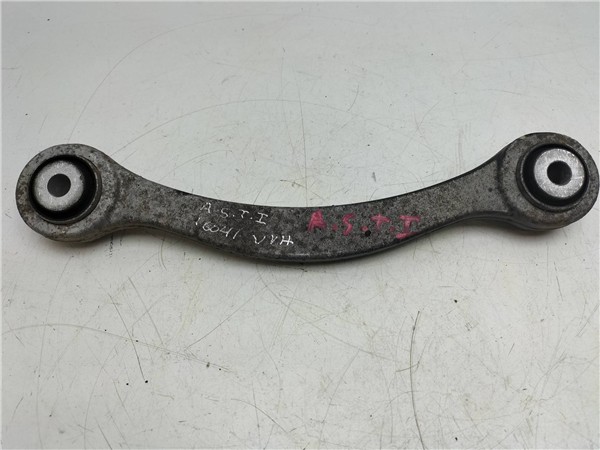 brazo superior trasero izquierdo mercedes ben