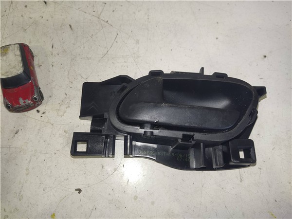 manilla interior puerta delantera izquierda p