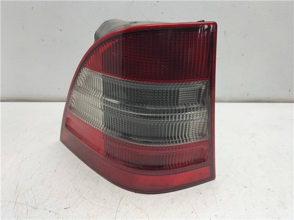 piloto trasero izquierdo mercedes benz clase