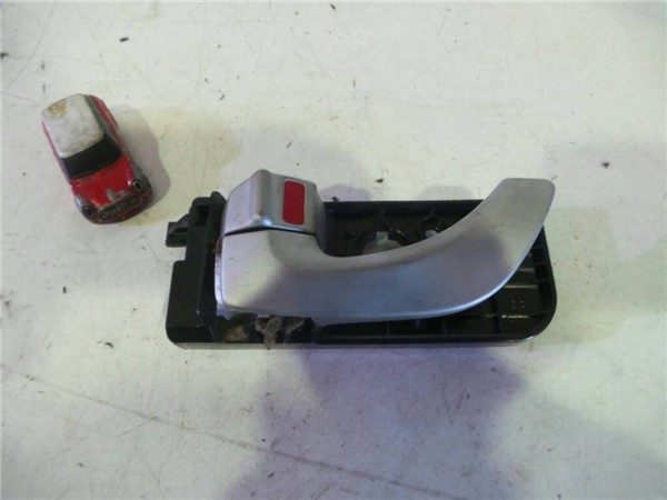 manilla interior puerta trasera izquierda hyu