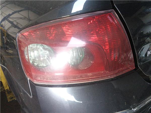 piloto trasero izquierdo peugeot 407 2004 20