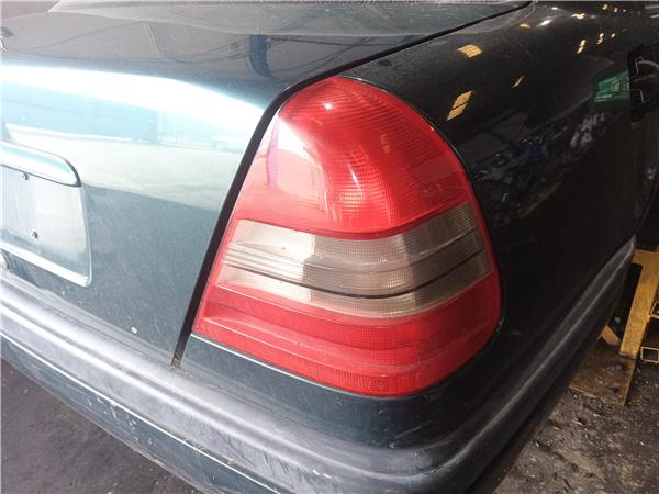 piloto trasero derecho mercedes benz clase c