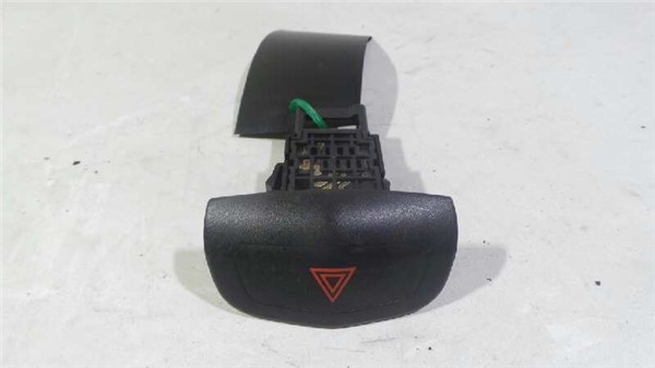 interruptor luces emergencia nissan primera b