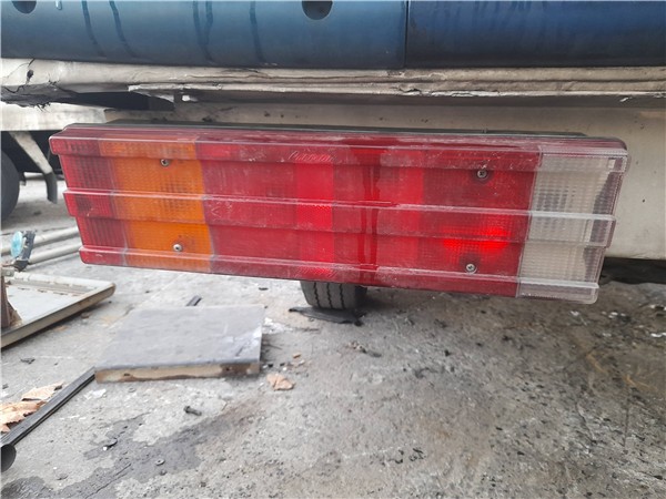 piloto trasero izquierdo mercedes benz sprint