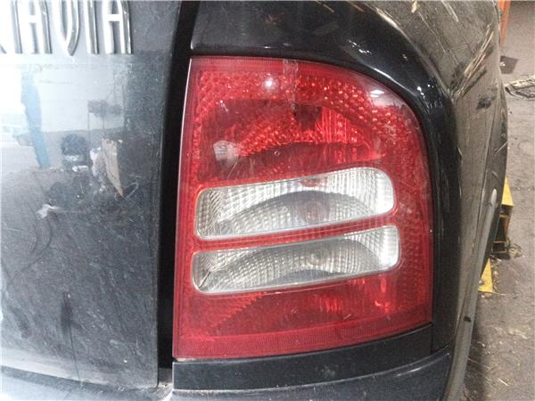 piloto trasero derecho skoda octavia berlina