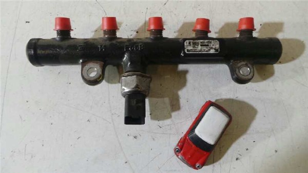 rampa inyectores citroen c5 berlina 2004  20