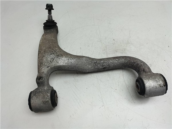 brazo superior trasero izquierdo mercedes ben