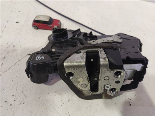 cerradura puerta delantera izquierda toyota a