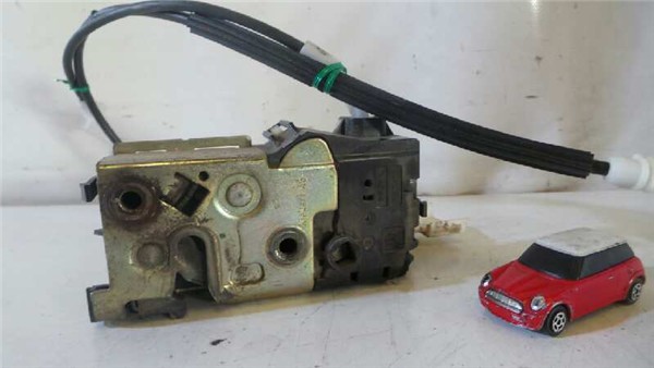 cerradura puerta delantera derecha peugeot 40