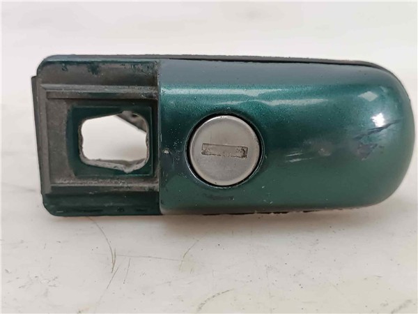 bombin puerta delantera derecha mercedes benz